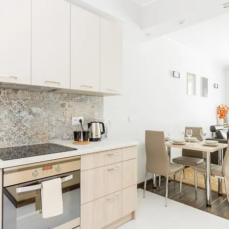 Rentplanet - Angel Plaza Apartment Krakow
