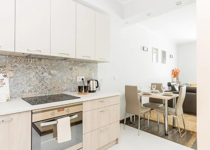 Rentplanet - Angel Plaza Apartment Krakow