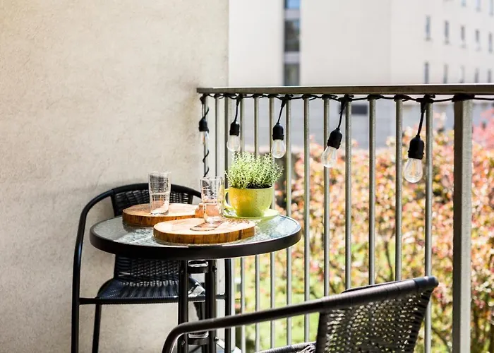 Rentplanet - Angel Plaza