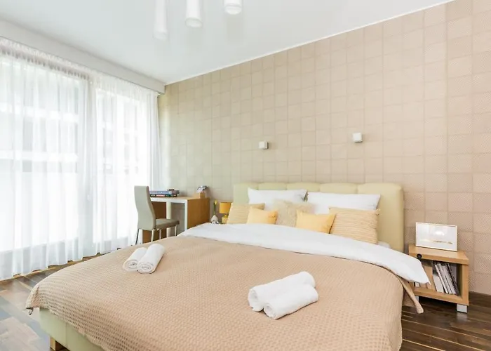 Rentplanet - Angel Plaza