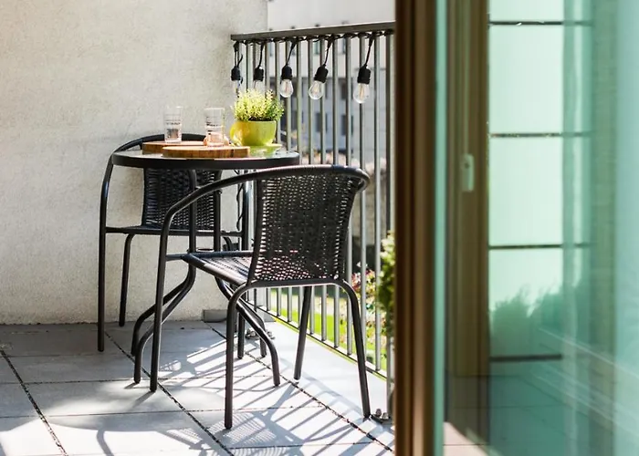 Rentplanet - Angel Plaza Apartment *