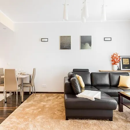 Rentplanet - Angel Plaza *